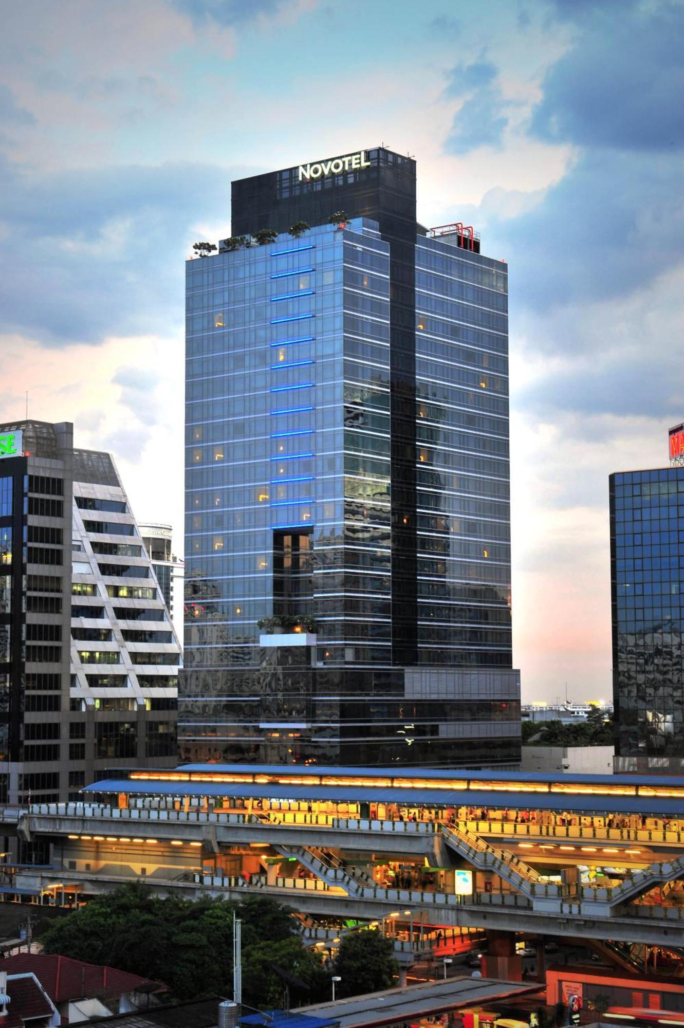 Four Points By Sheraton Bangkok Ploenchit - Formerly Novotel Bangkok Ploenchit Kültér fotó